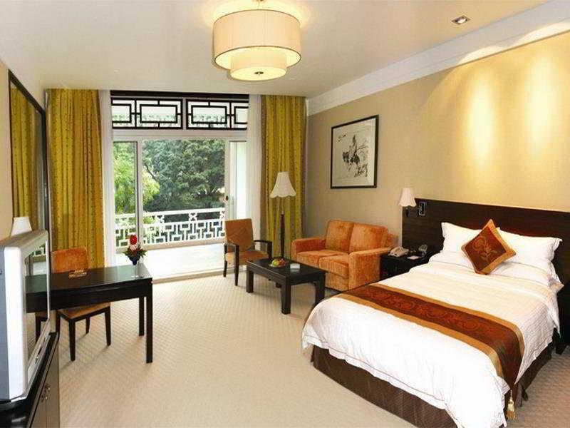 Guangdong Yingbin Hotel-Free Canton Fair Shuttle Bus Esterno foto