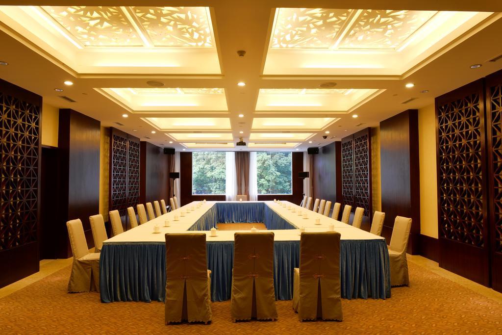 Guangdong Yingbin Hotel-Free Canton Fair Shuttle Bus Esterno foto