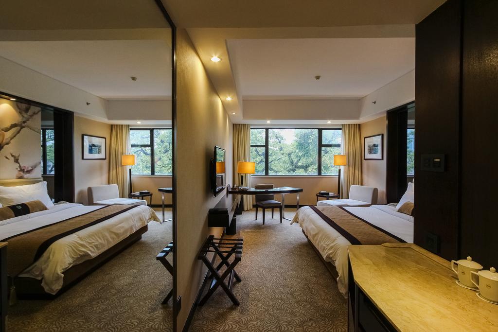 Guangdong Yingbin Hotel-Free Canton Fair Shuttle Bus Esterno foto