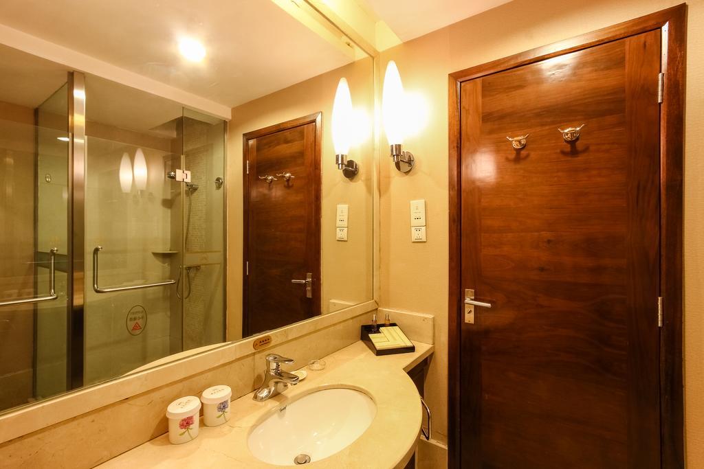 Guangdong Yingbin Hotel-Free Canton Fair Shuttle Bus Esterno foto