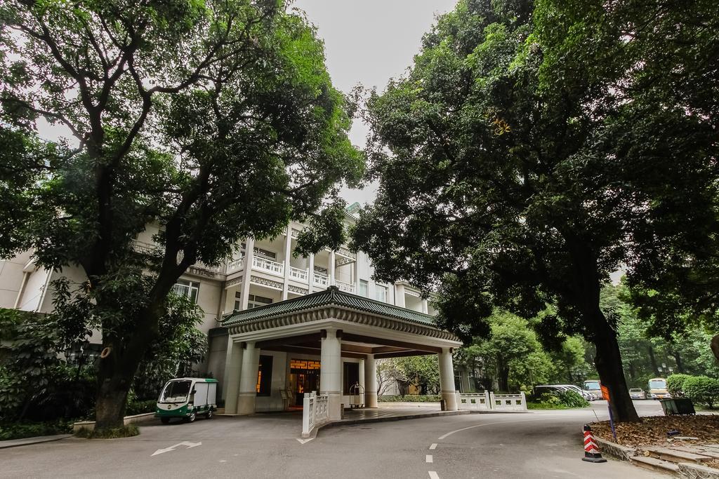 Guangdong Yingbin Hotel-Free Canton Fair Shuttle Bus Esterno foto